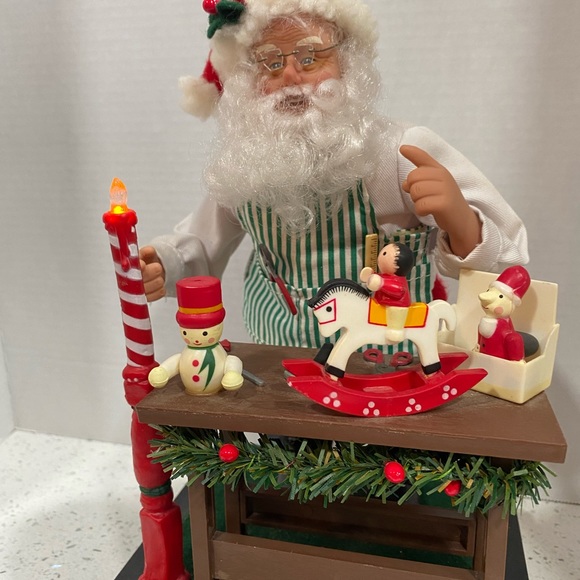 Vintage 1993 Santa’s Workshop Lighted Musical by Holiday Creations - Picture 1 of 14